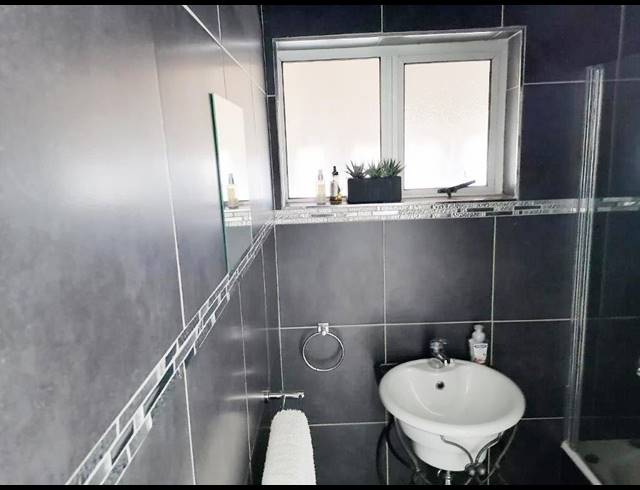 2 BEDROOM APARTMENT RENTED IN HUMEWOOD